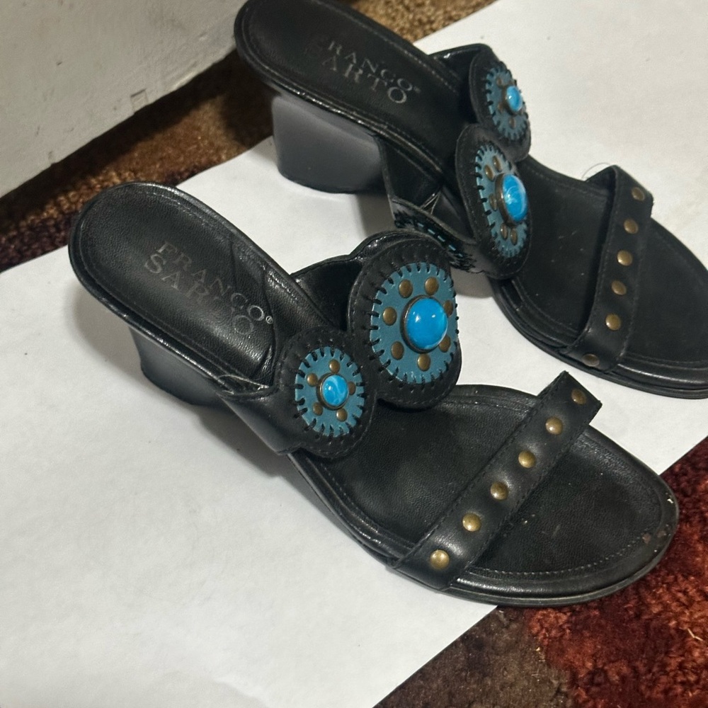 Franco Sarto Black and Blue Heels with Chic Design